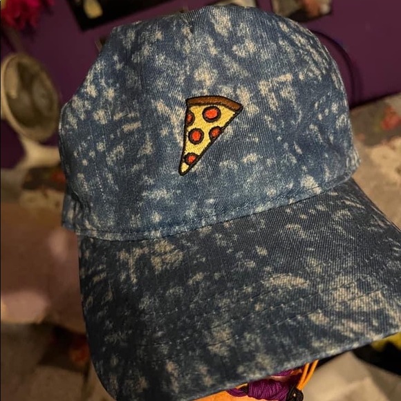 ✨BRAND NEW✨ FREE when bundled! - Picture 1 of 2